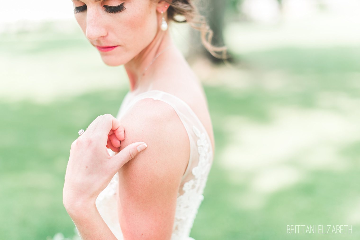 beautiful bride vintage eclectic wedding moonstone manor