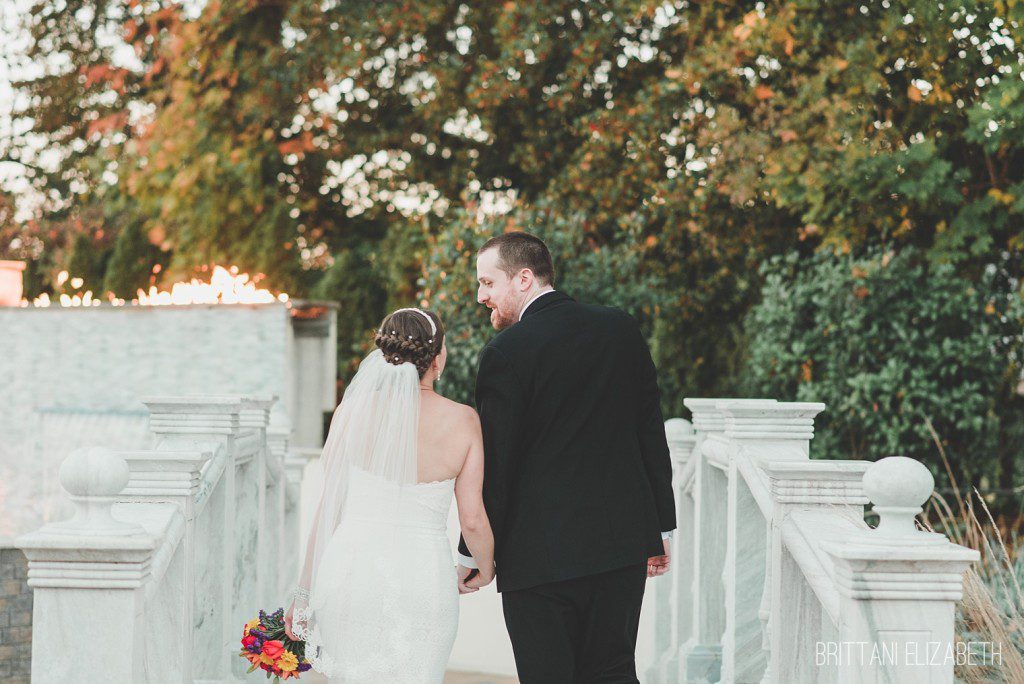 purple-wedding-at-the-waterfall-de-0032